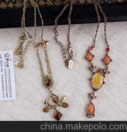 青島小飾品批發(fā) 歐美品牌寶石項鏈耳環(huán)胸針精致包貨113件包郵